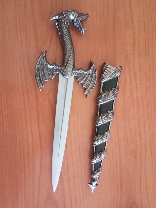 Daga decorativa Dragón