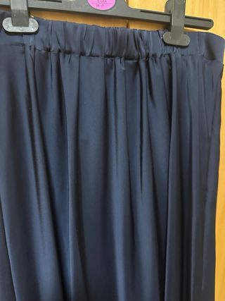 Falda midi raso azul sin estrenar