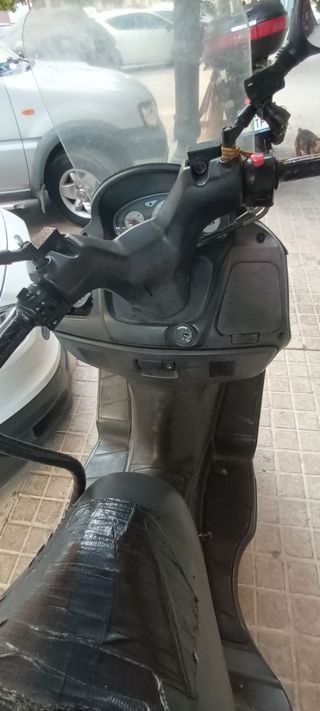 Moto Suzuki Burgman 125