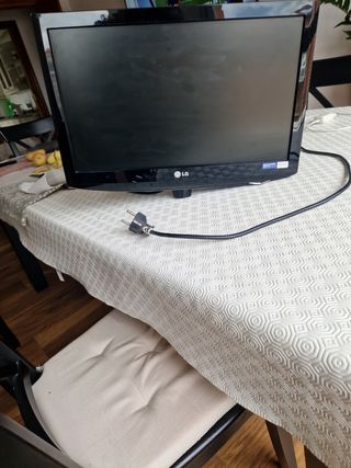 Televisión con mando 