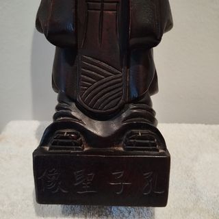 Antigua escultura china de madera tallada