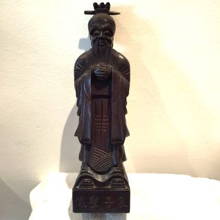 Antigua escultura china de madera tallada