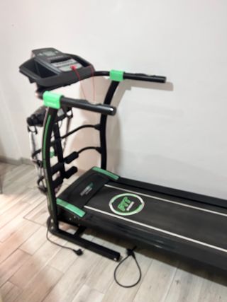 Cinta de correr cecotec con masajeador.