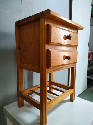 MESITA DE PINO