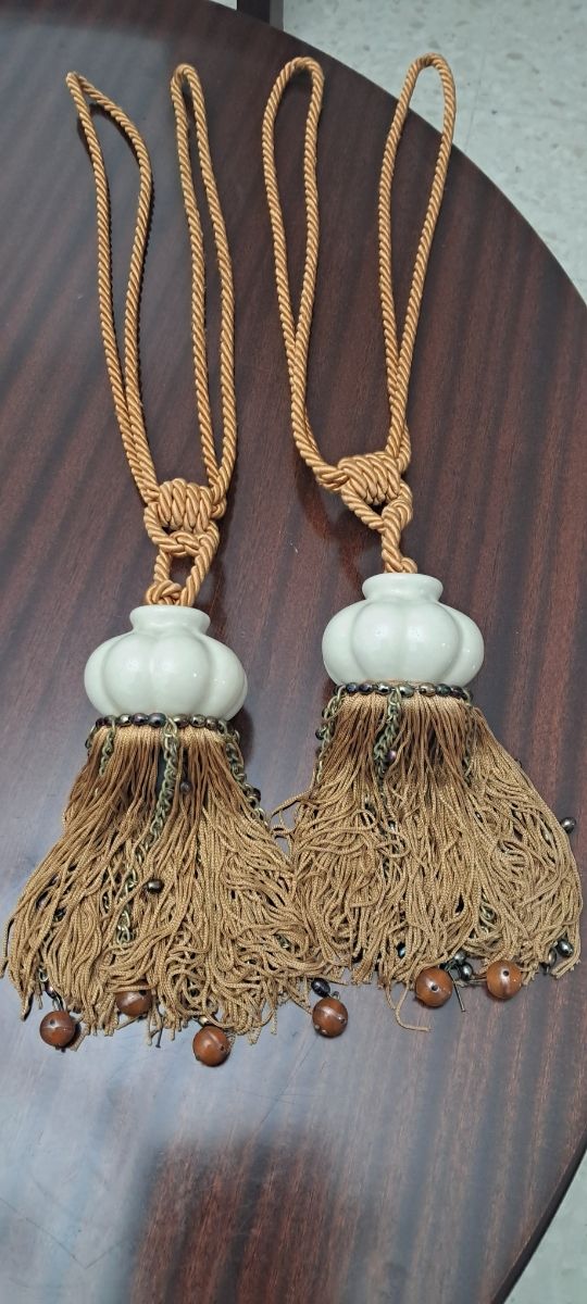 Colgantes de cortinas.