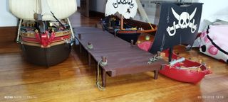 Gran flota pirata Playmobil con muelle.