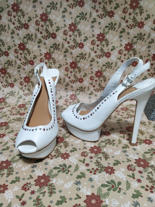 Zapatos plataforma con brillantitos de c