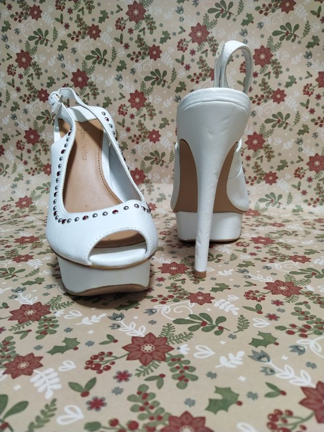 Zapatos plataforma con brillantitos de c