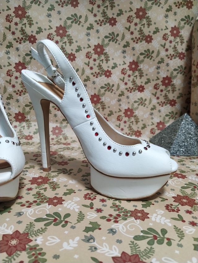 Zapatos plataforma con brillantitos de c