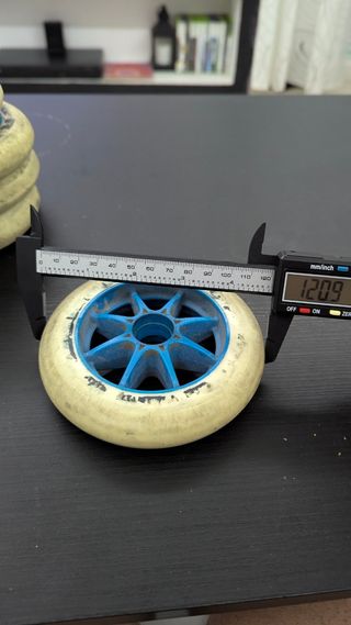 Ruedas patines azules 