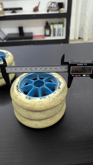 Ruedas patines azules 