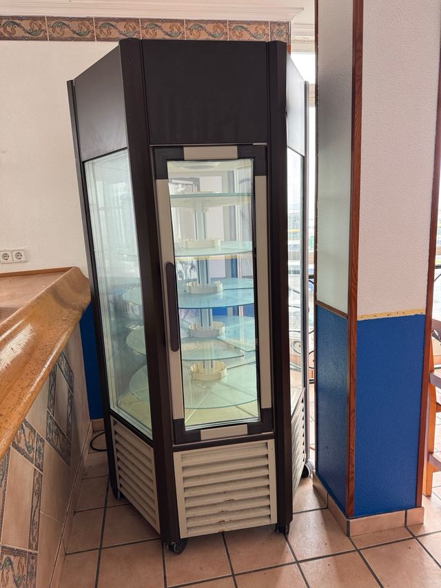 Nevera expositor hexagonal