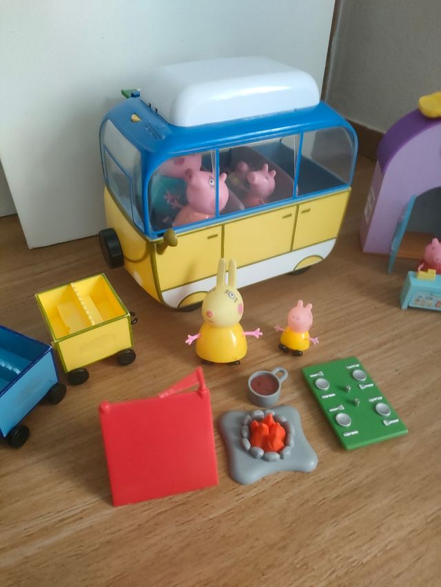 Caravana, tren, tienda Pepa Pig
