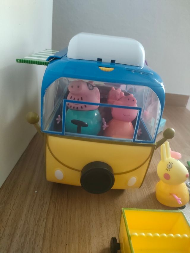 Caravana, tren, tienda Pepa Pig