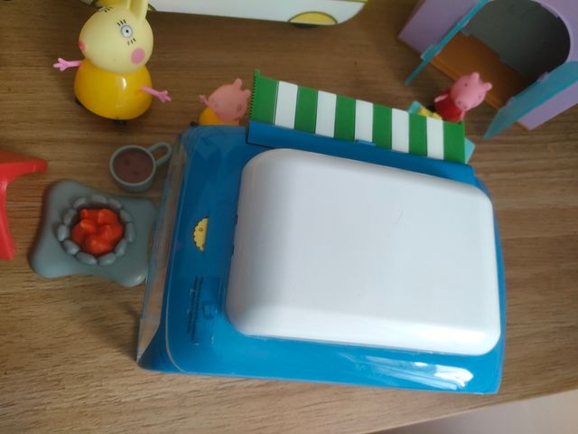 Caravana, tren, tienda Pepa Pig