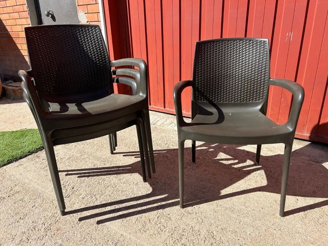 Sillas plástico estilo ramen 80 unidades