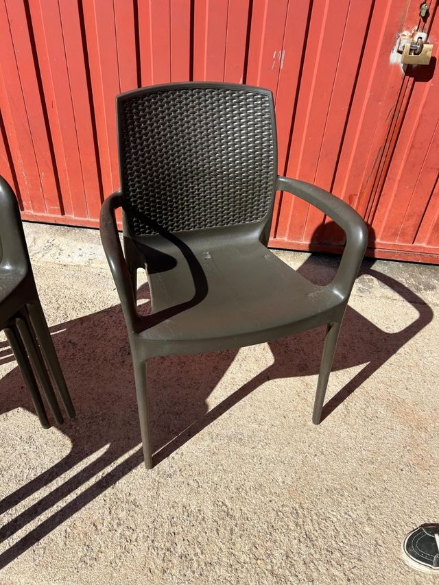 Sillas plástico estilo ramen 80 unidades