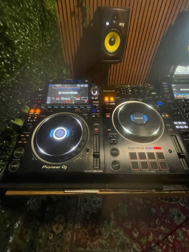 Vendo 2 CDJ3000
