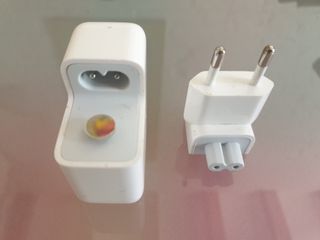 Cargaor Apple blanco