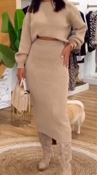 Conjunto jersey y falda tubo