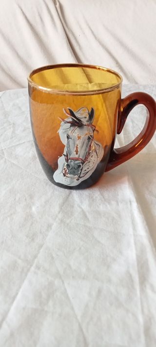 Juego de jarra y tazas de caballos