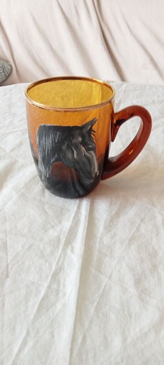 Juego de jarra y tazas de caballos