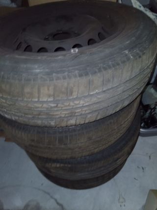 N.4 Pneumatici Bridgestone con cerchi