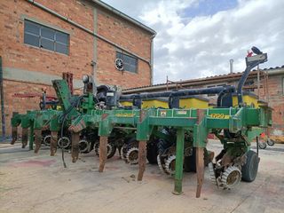 JHON DEERE 8 filas