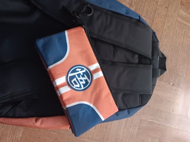 Mochila y estuche Dragon Ball Goku