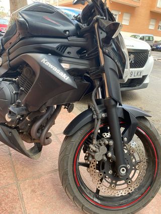 Vendo moto 650 en perfecto estado.