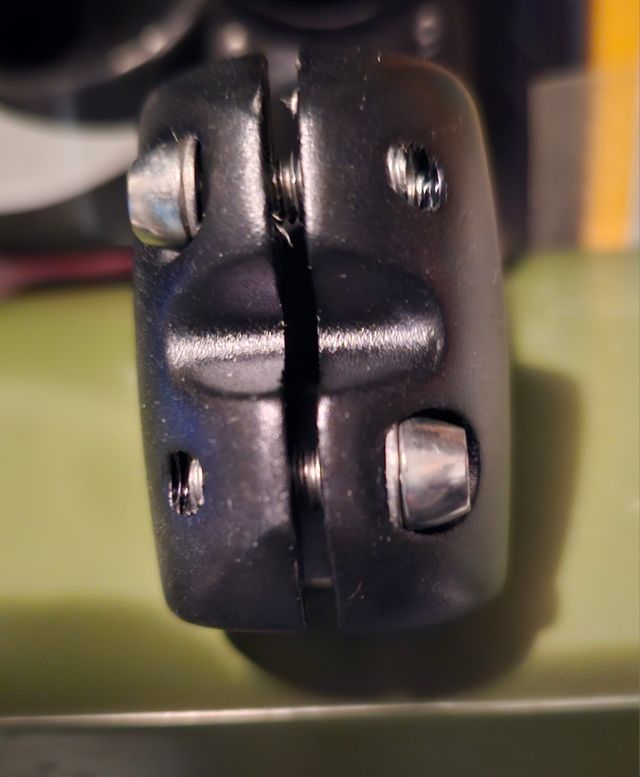 Potencia bicicleta MTB con inclinación 17° grados.