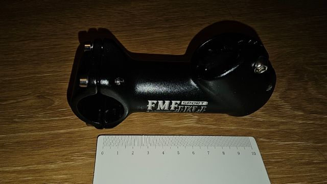 Potencia bicicleta MTB con inclinación 17° grados.