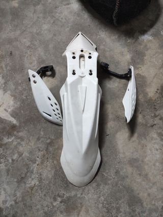 Guardabarros y protectores mano