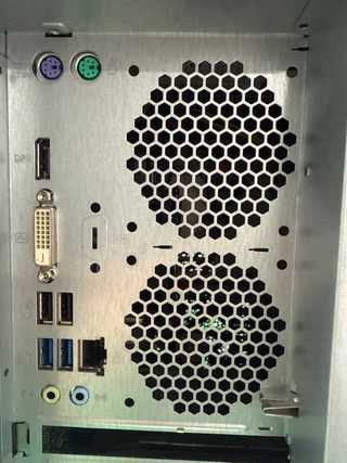 PC Fujitsu Esprimo P558/E85+
