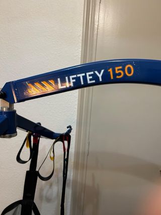 Grúa eléctrica estrecha Liftey 150 kg