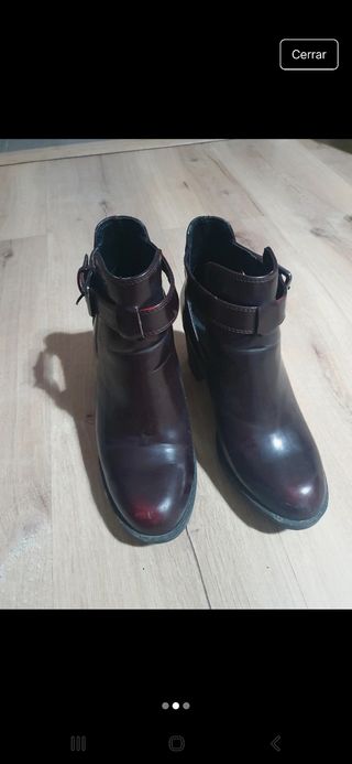 Botín tacón burdeos