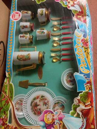 Cacharritos antiguos. Juego de merienda