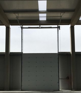 PUERTA SECCIONAL INDUSTRIAL 