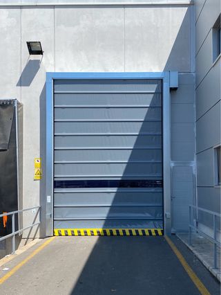 PUERTA SECCIONAL INDUSTRIAL 