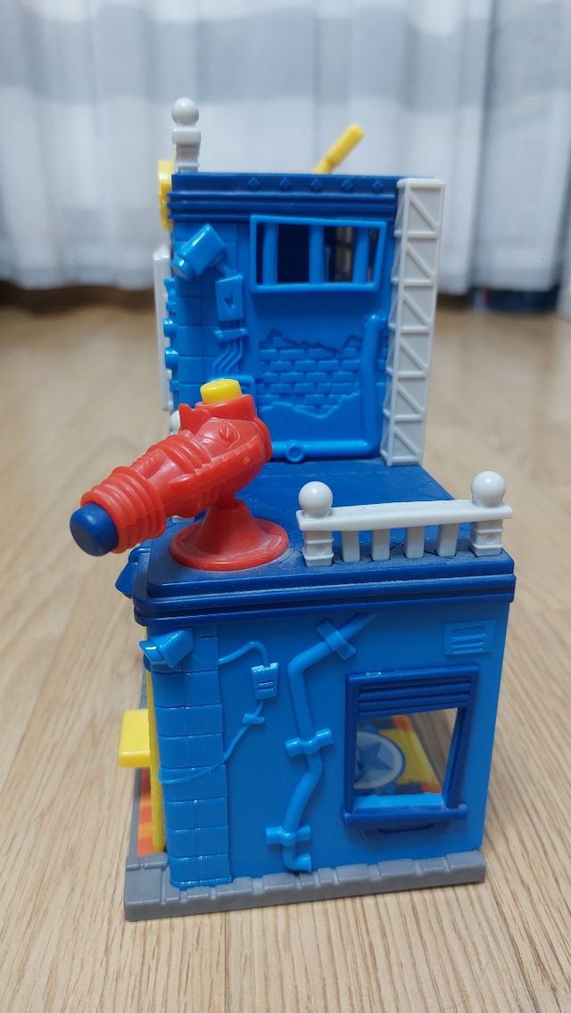 Comisaría superthings