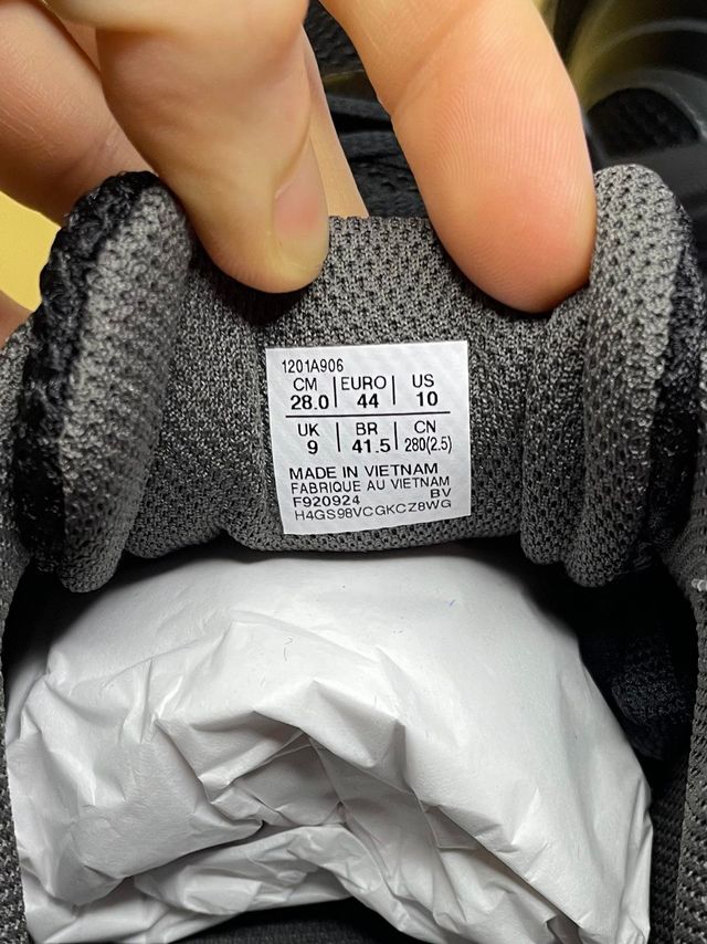 Asics Gel 1130 Nero / Argento Taglia 44 – Nuove!