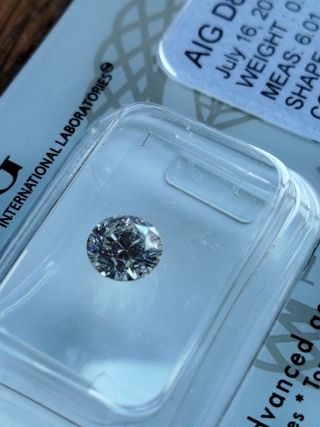 Diamante NATURAL certificado 0'84 River F VS1 