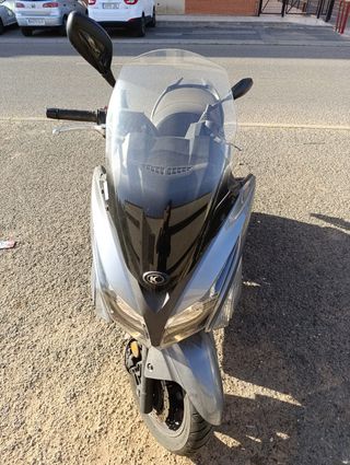Kymco Grand Dink 300