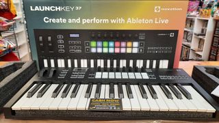 NOVATION LAUNCHKEY 37 (MK3) TECLADO CONTROLADOR