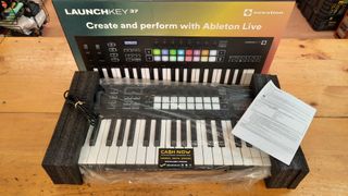 NOVATION LAUNCHKEY 37 (MK3) TECLADO CONTROLADOR
