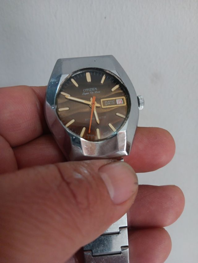 Relo citizen de cuerda antiguo.