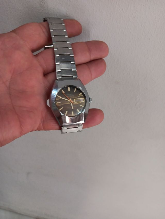 Relo citizen de cuerda antiguo.