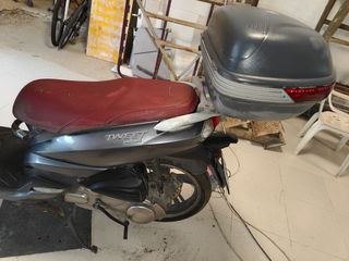 Moto 125 cc Peugeot tweet