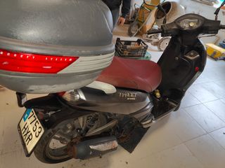 Moto 125 cc Peugeot tweet