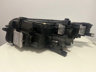 Faro derecho Volkswagen Tiguan Allspace 2023